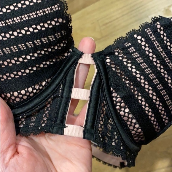 Victoria’s Secret 32DD Lightly lined plunge - Picture 8 of 16